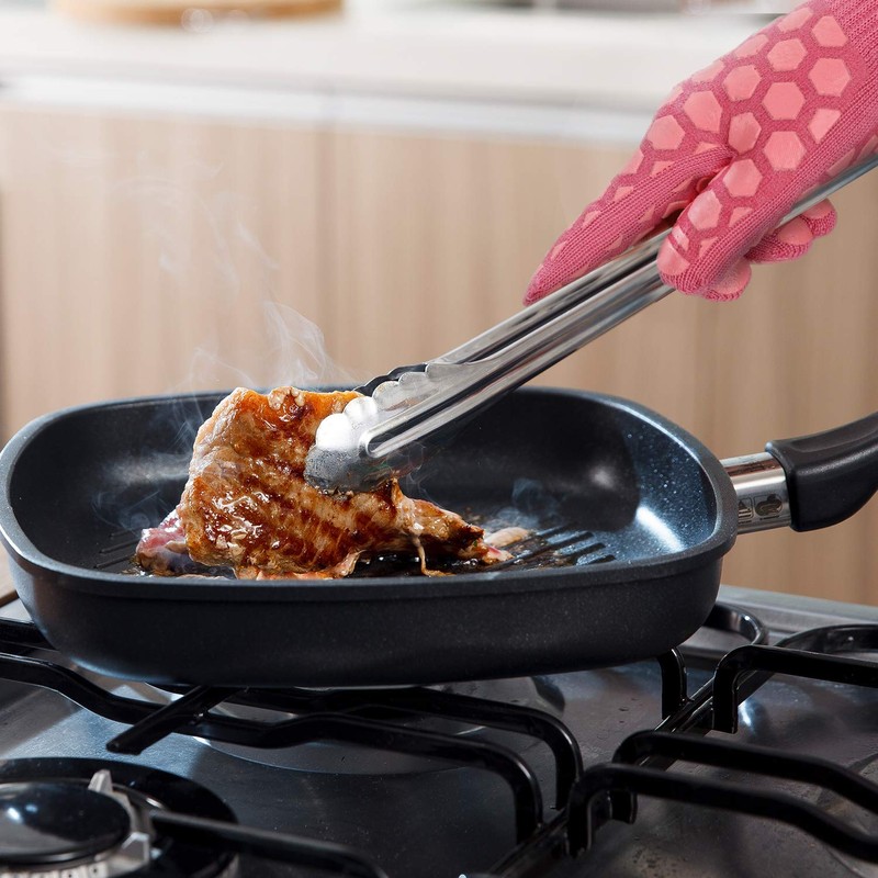 J H Heat Resistant Oven Glove: EN407 Certified 932 °F