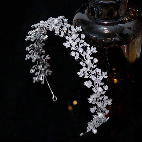 Aoligrace Diadema de novia con circonita cúbica, para fiesta de cumpleaños, color plateado y dorado, circonita cúbica, accesorios para el cabello de boda (plata perla)