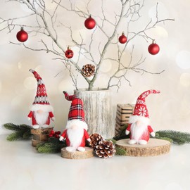com-four® 3 x Premium Christmas Gnome - Christmas Decoration - Scandinavian Decorative Trolls - Winter Gnome Figure - Decorative Item - Swedish Gnome with Beard and Knitted Hat (3 Pieces - Nordic)