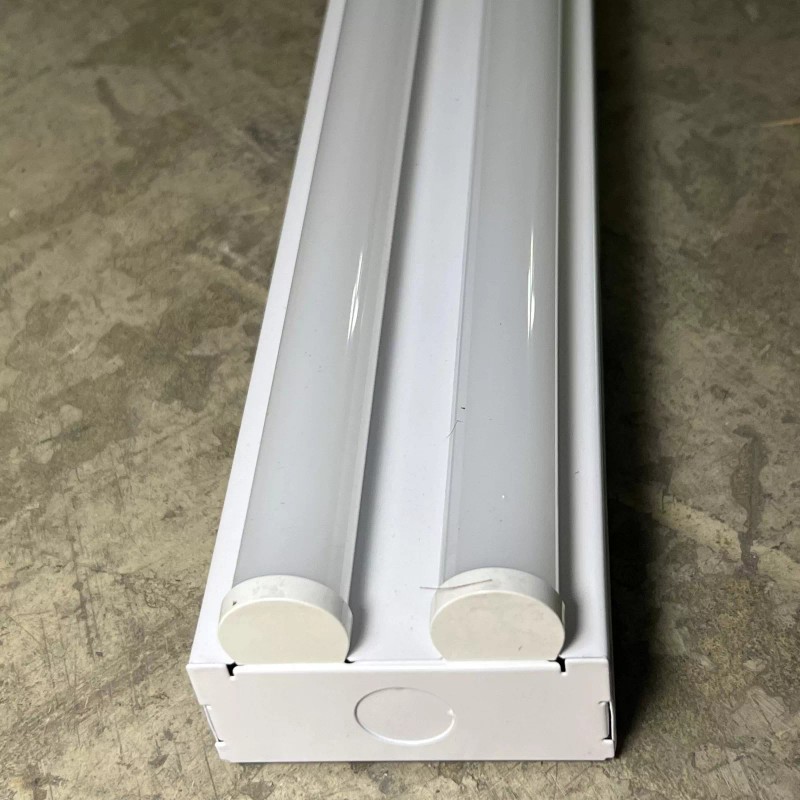 METALUX Led Strip Light 8 ft Double Lens White 8ST2L8040R