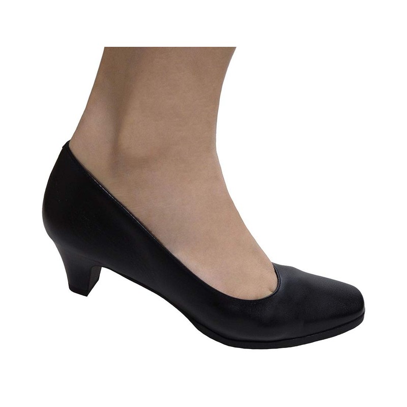 Pumps for narrow and narrow feet to reduce front slippage