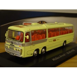 BEDFORD VAL COACH MODEL BUS WALLACE ARNOLD 1:76 SIZE CORGI OOC ATLAS 4642102 T3