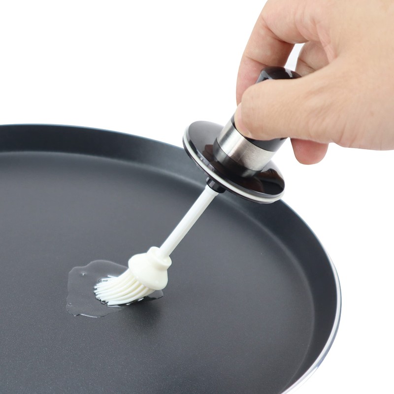 EIKS Oil Bottle with Silicone Brush for Cooking BBQ Kitchen