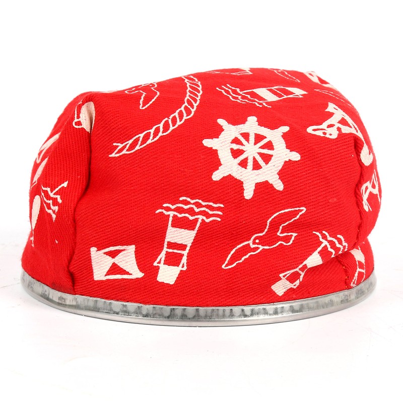 Amarine-Made Stainless Windproof Bean Bag Ashtray, Blue or Red (Red)