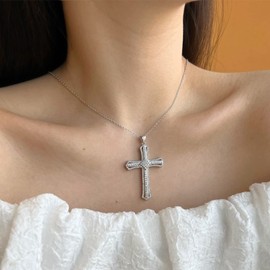 Zeshimb Cubic Zirconia Cross Necklace Classic CZ Crucifix Cross Pendant Necklace Sparkly Simulated Diamond Cross Choker Silver Clavicle Chain Necklace Wedding Bridal Jewelry for Women Girls