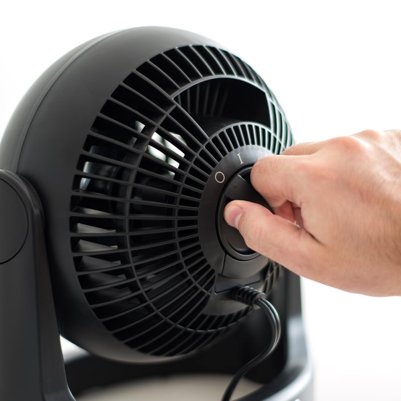 IRIS USA Desk Fan, Air Circulator, 3 Speeds, 52ft Max