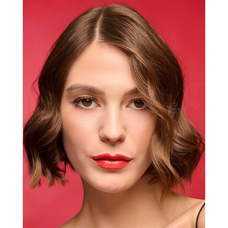 Deborah Milano Red Lipstick No.8 Hibiscus Desire Full and Shiny