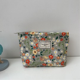 Gidary Floral Cosmetic Bag Makeup Bag Preppy Cute Corduroy Toiletry Bag for Women Travel Essentials（Green）