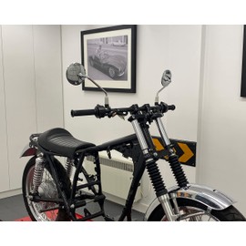 Chrome Scooter Rear View Mirrors for Commuter or Mopeds (2 x 8mm Right Hand (clockwise) Thread)