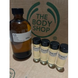 THE BODY SHOP PERFUME OIL WHITE MUSK 15 ML. SIZE OLD VERSION DISCONTINUED!!