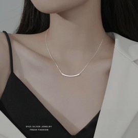 Minimalist Balance Tube Bar Necklace for Women | S925 Sterling Silver Tube Bar Choker Necklace | Dainty Classic Tube Curve Bar Chain Necklace Fashion Jewelry Perfect Holiday Gift for Women