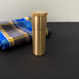 Slim Bill Tube (Brass) Money Magic Tricks Close Up Gimmick Magic Props Illusions Mentalism Comedy Signed Bill Appearing in Padlock Tube Magic