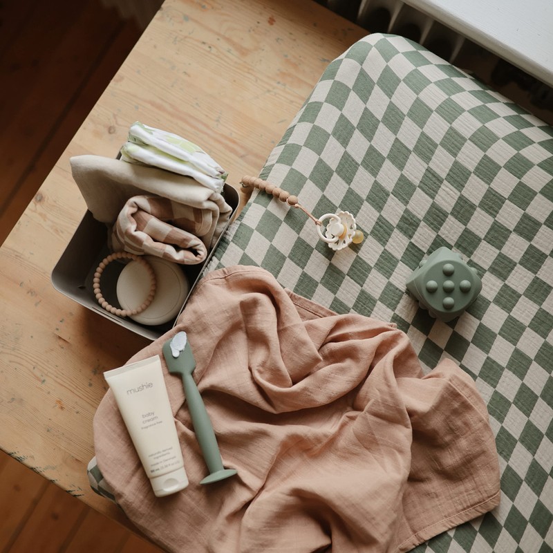 mushie Diaper Cream Applicator Soft Silicone with Suction Base (Dried