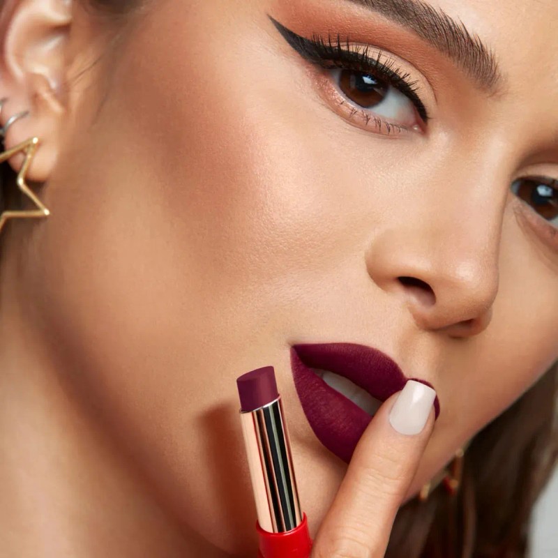 Ésika - Labial En Barra Colorfix 24 Hrs Vino Seductor