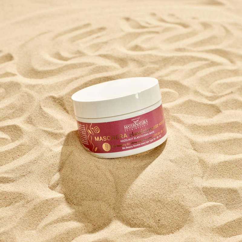 Maternatura Maschera Elasticizzante Capelli Mossi alle Nocciole, azione idratante -