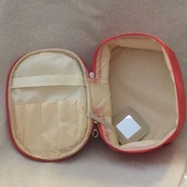 Unbranded Makeup Case Zip around top with brush holder 9 x 7 mirror new toiletry travel