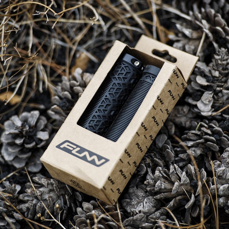 Funn Hilt Mountain Bike Handlebar Grips With Single Lock On