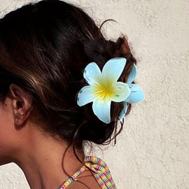 YIHONGYAN Flower Hair Clips for Women Claw Clips Summer Beaches Fashion Hair Accessories with Blue Gradient Cute Plumeria Design Barrettes Hold Hair in Place for Thick Thin Hair(3Pcs: 1 large 2 small)