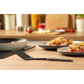 Fackelmann Statement Spatula - Slotted Turner with Ergonomic Handle - Suitable for Coated Pots and Pans - Approx. 31 x 8 x 5.5 cm