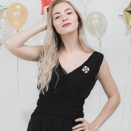 Yolev Rose Flower Brooch Pins Handmade Rose Floral Flower Brooches for Fashion Women Men Clothing Dresses Decoration Accessories