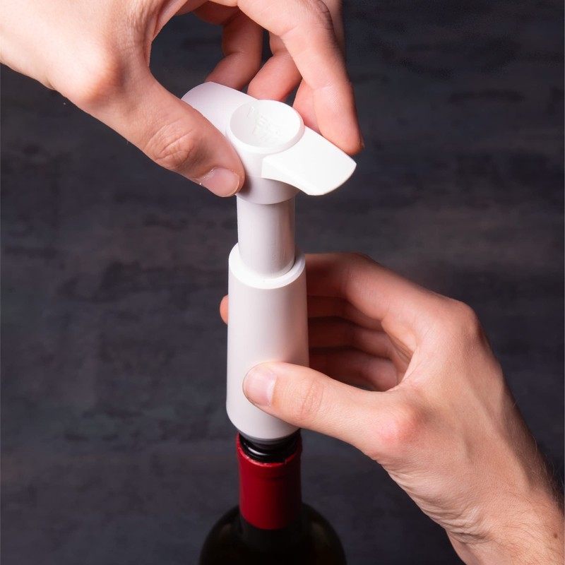 Vacu Vin Original Wine Saver with 2 Vacuum Stoppers –