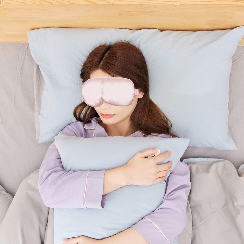 CHEERYMAGIC Sleep Mask for Women Men, Silk Eye Mask Super