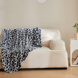 Simple&Opulence Throw Blanket for Couch-Super Soft Fluffy Blankets for Women 50x70 Inches Cozy Lightweight Flannel Fleece Blanket for Home Decor（Cow