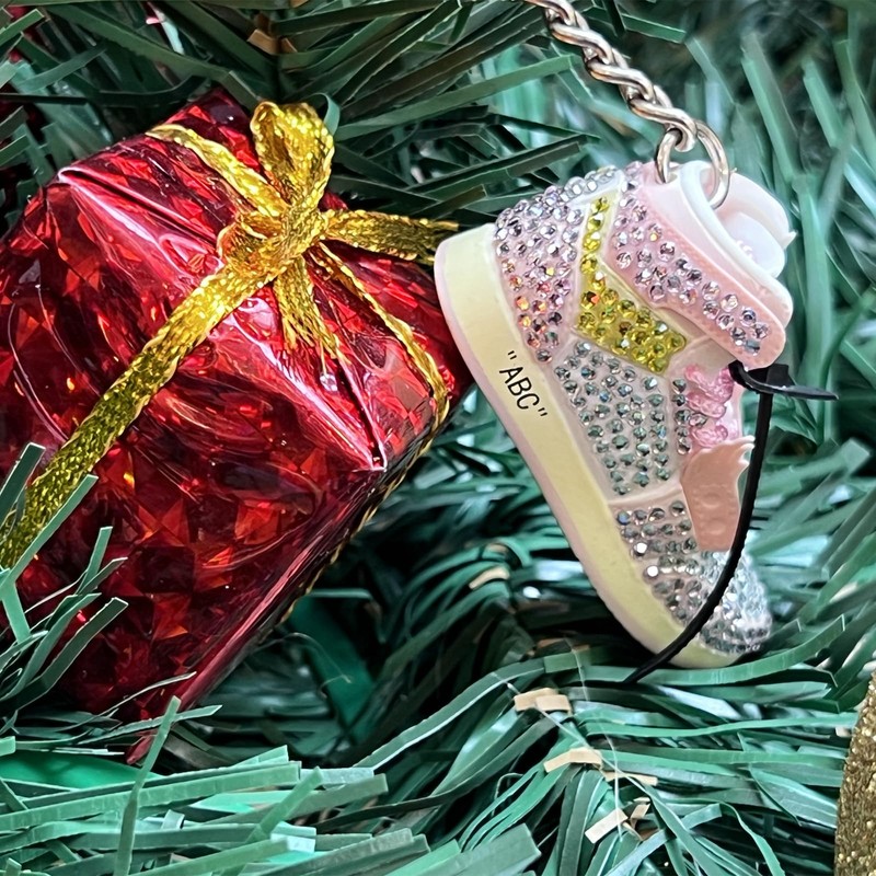 MPKレトロシューズラバースニーカーキーチェーン – 誕生日パーティーの賞品、ミステリーグッディーバッグギフト&パーティーの記念品に最適, ダイヤモンドピンク(靴1本), 1