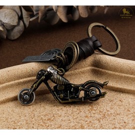CUSTOMprivé Motorcycle Harley Custom Skull Biker Motorcycle Gothic Leather Brass Keyring with Gift Bag Velvet