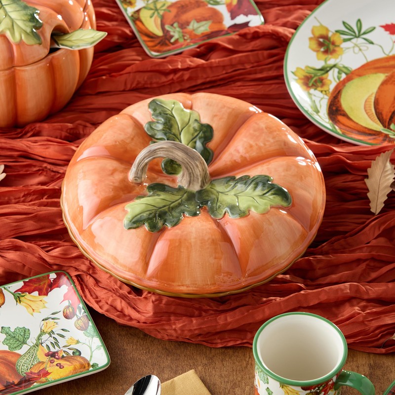 Harvest Fields 3D Pumpkin Covered Pie Carrier – 10.5” Ceramic