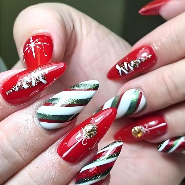 Christmas Press on Nails Almond Fake Nails Medium with Snowflake