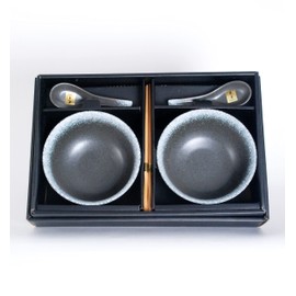 Hinomaru Collection Japanese Style Ramen Bowls with Chopsticks and Spoons Large Serving 20 fl oz Noodle Bowl Set of 2 Udon Soba Pho Dinnerware Couple Set (Black Stone)