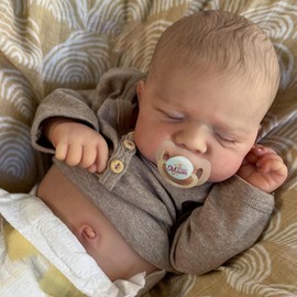 JIZHI Lifelike Reborn Baby Dolls Girl - 17 Inches Realistic Baby Doll Newborn Sleeping Real Life Baby Doll with Gift Box for Kids Ages 3+