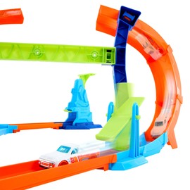 Hot Wheels Toy Car Track Set, Flip & Jump Through The Corkscrew Loop with a 1:64 Scale Toy Car, Speed Snap Track & Adapters, Compresses for Storage