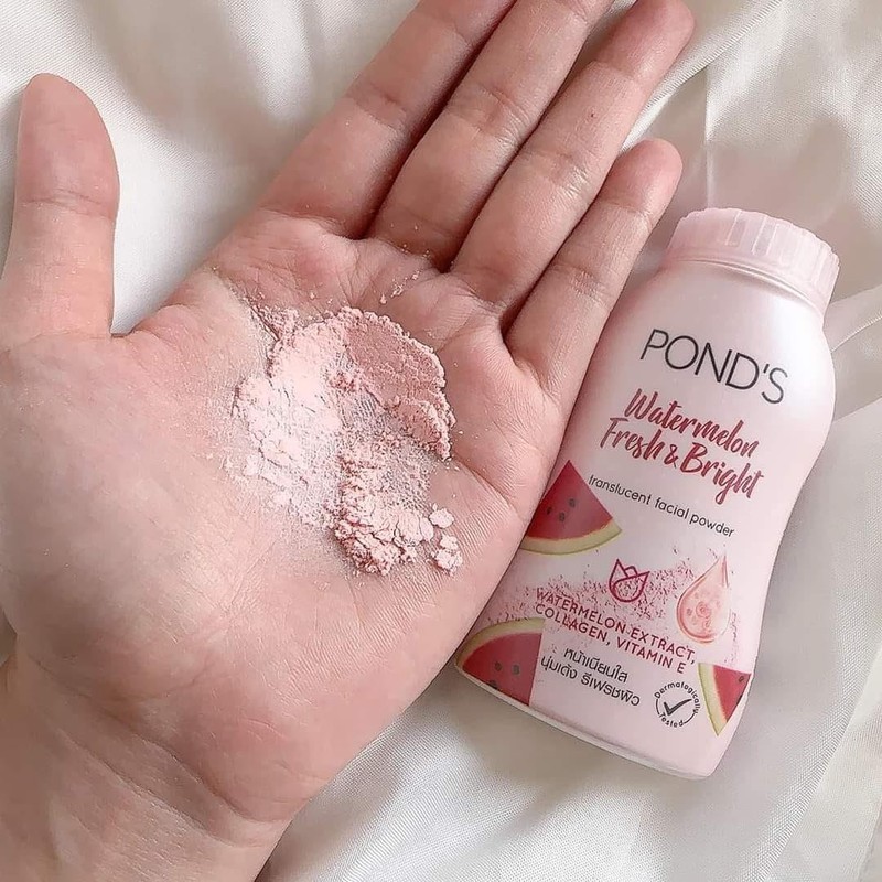 POND'S Watermelon Fresh & Bright Translucent Facial Powder For All