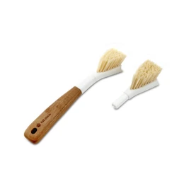 Full Circle Focusea Dish Brush Refill - Replacement Head | Long-Lasting and Easy to Replace | Bamboo & Recycled Plastic Construction | Triangular Head for Tight Spaces | Laid Back | White | Pack of 2