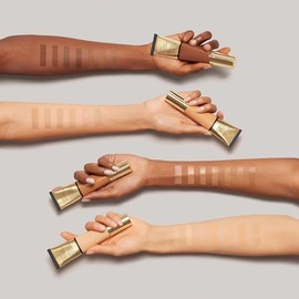 Estée Lauder Futurist Hydra Rescue Moisturizing Makeup SPF 45 – Maquillaje impecable con cuidado de la piel de alto rendimiento.