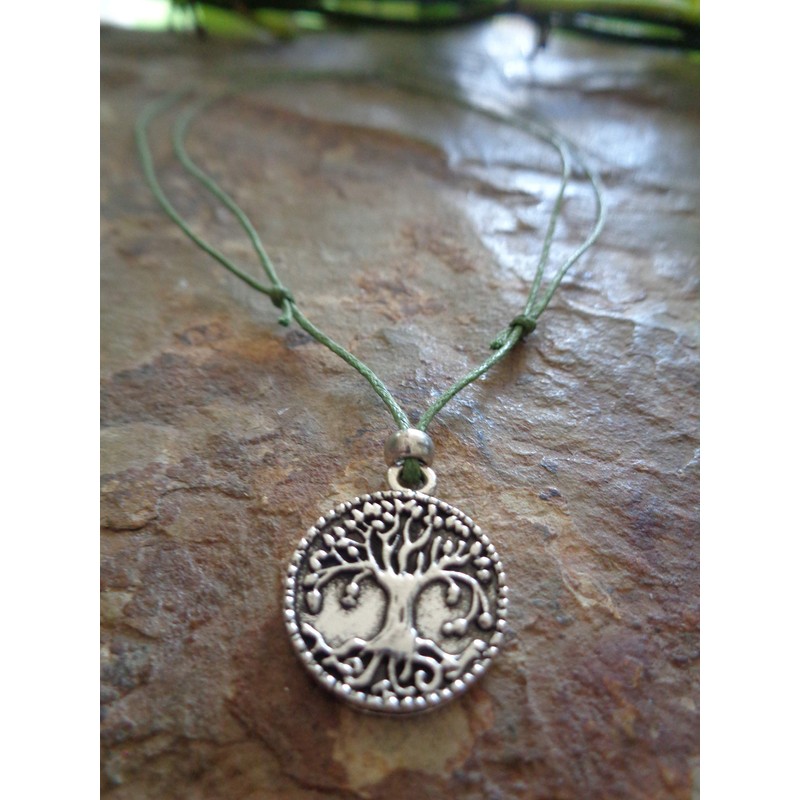 ✿ Moss green chain necklace tree of life forest disc