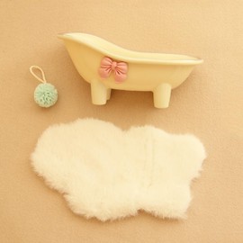 Minamzee Dollhouse Bathtub, 1:12 White Miniature Bathtub with Blue Bath Ball and Carpet, Dollhouse Bathroom Furniture for Home Decor Accessory (Beige)