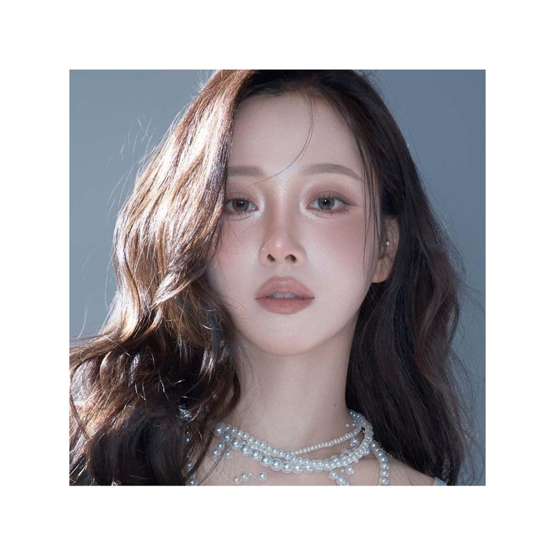 Hyumi Humi On-the-Go Face Palette