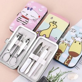 Nail Clippers Set Portable Travel Character Nail Clippers Baby Giraffe / 손톱깍이 세트 휴대용 여행용 캐릭터 손톱깍기 아기기린