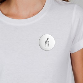 HUURAA! Button K-Pop Finger Heart Badge 59 mm with Motif for Korean Pop Fans