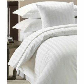 HV HOME VALE Striped Duvet Cover Set with Matching Pillowcases, Polycotton Fabric, Premium Quality Bedding Linen, Easy Care, Machine Washable (White, Double)