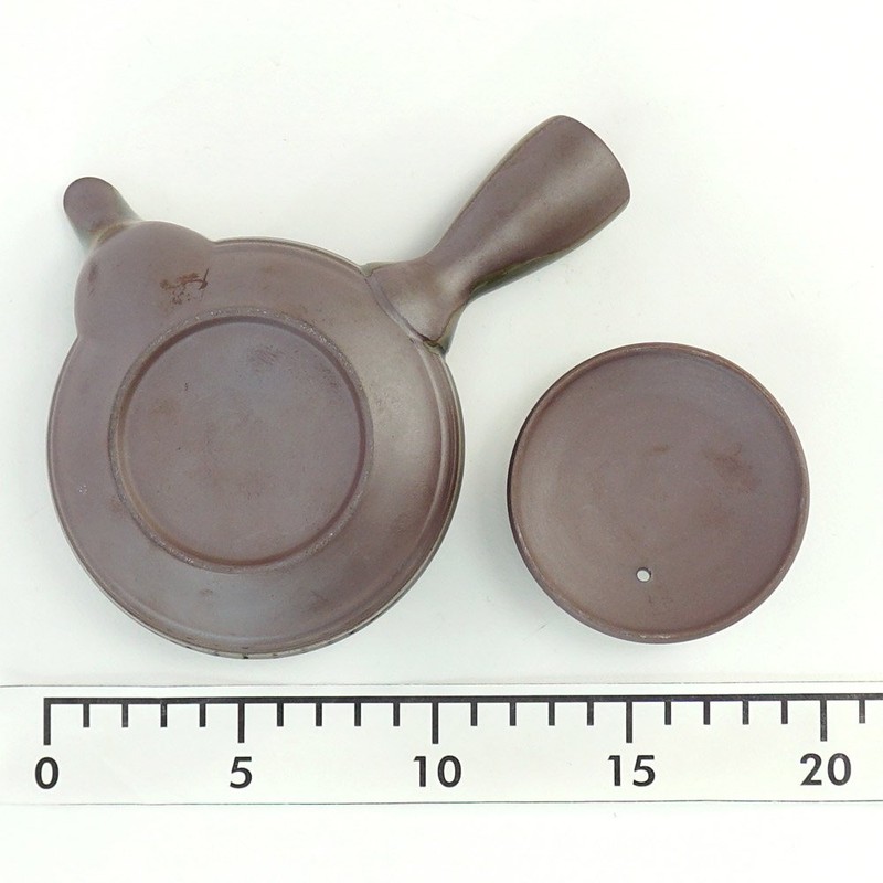 Maruyoshi Pottery Flat Teapot, No. 1.5, Oribe Roll (Bottom Net)
