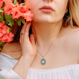 Sterling Silver Locket Necklace for Woman Daisy Flowers Vintage Opal Locket Necklace That Holds Pictures Always in My Heart Photos Locket Jewelry Gifts for Loved One