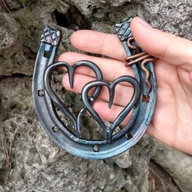 Lyaciomn Handmade Horseshoe Good Lucky Horseshoe, Hand Cast Horseshoe with Love Wall Decor B 1 Piece
