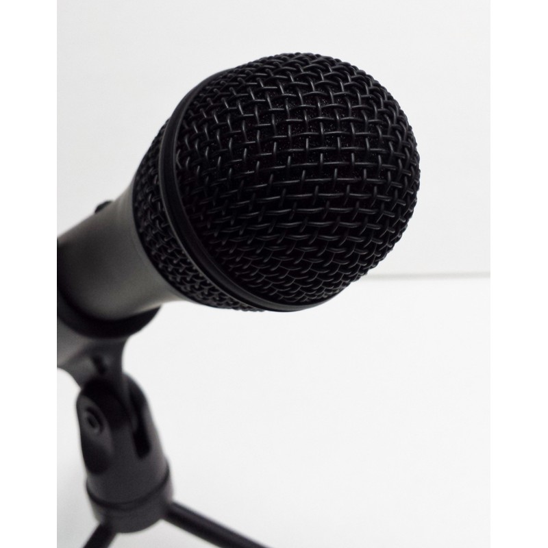 RadioShack XLR/USB Handheld Dynamic Cardioid Microphone 33-660