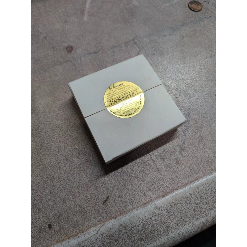 La Femme Compact pressed Powder