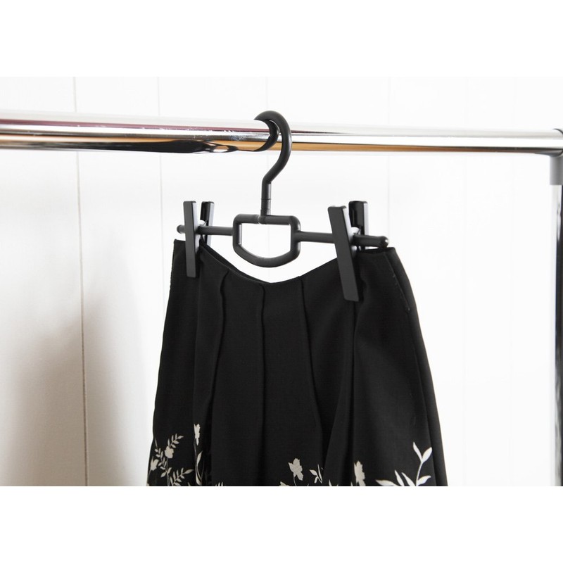 Shinko Hanger Clip Bar Black 2 Piece Skirt Hanger "Reverse"