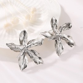 Stocking Stuffers Maple Leaf Earrings for Women Thanksgiving Fall Leaf Drop Dangle Earrings Canadian Leaf Jewelry